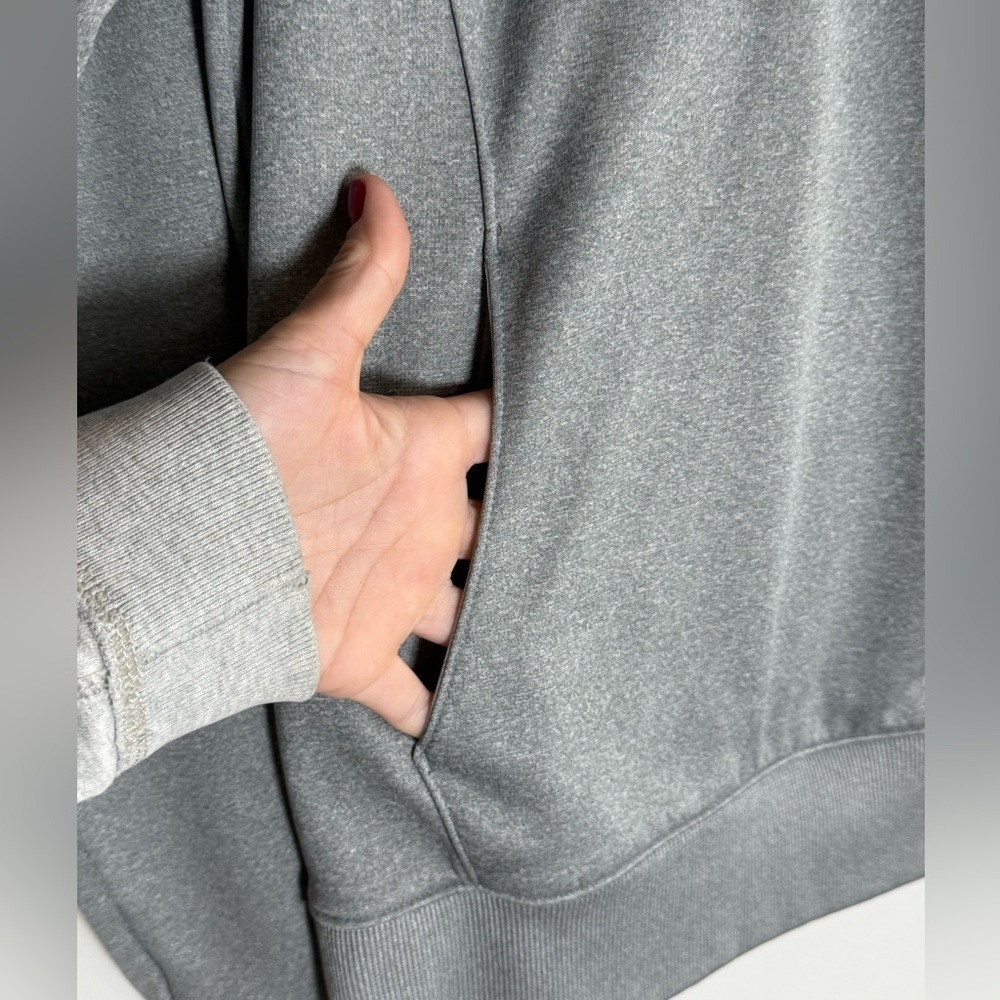 Under Armour semi fitted hoodie • Women’s small - Picture 4 of 7